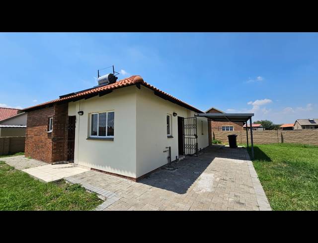 3 BEDROOM FREESTANDING FOR SALE IN WATERKLOOF HILL ESTATE